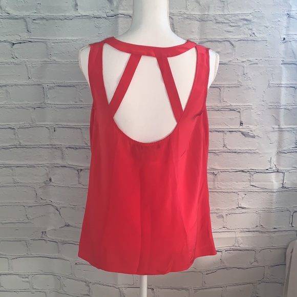 💞BCBG MaxAzria 100% Silk top. Size S. - Picture 3 of 10